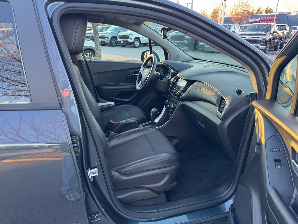 Used 2021 Chevrolet Trax LT w/ Driver Confidence Package image 24