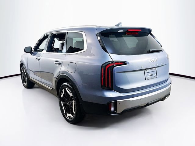 Used 2023 Kia Telluride EX w/ EX Captain's Chair Package image 9