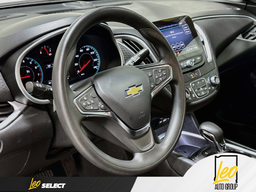 Used 2025 Chevrolet Malibu LT FWD image 13