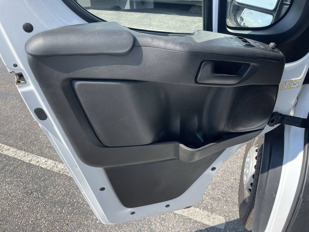 Used 2025 RAM ProMaster 2500 w/ Convenience Group FWD image 4