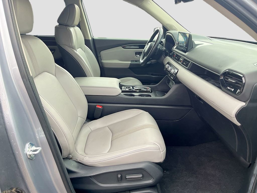 Used 2024 Honda Pilot Touring image 29
