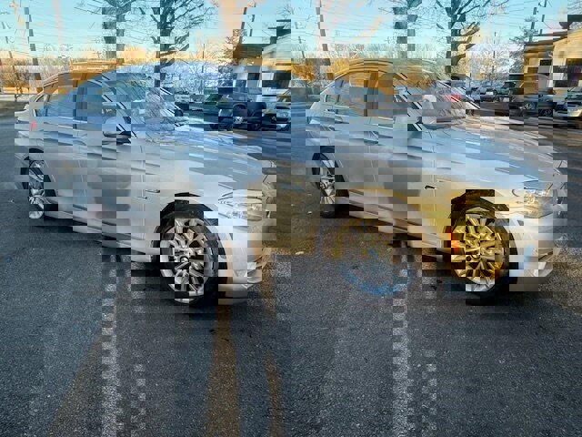 Used 2011 BMW 535i Sedan image 3