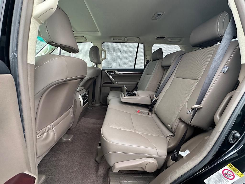 Used 2019 Lexus GX 460 image 22