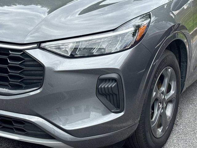 Used 2023 Ford Escape ST-Line w/ Tech Pack #1 AWD/4WD image 4