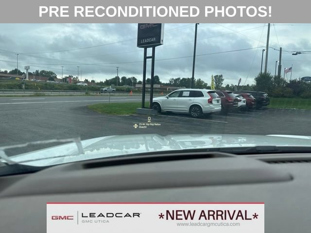 Used 2022 GMC Yukon XL Denali AWD/4WD image 15