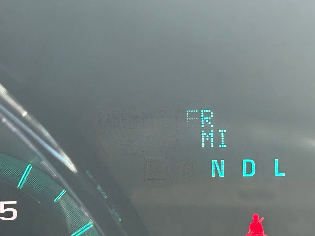 Used 2017 Chevrolet Traverse LT w/ Style and Technology Package image 24