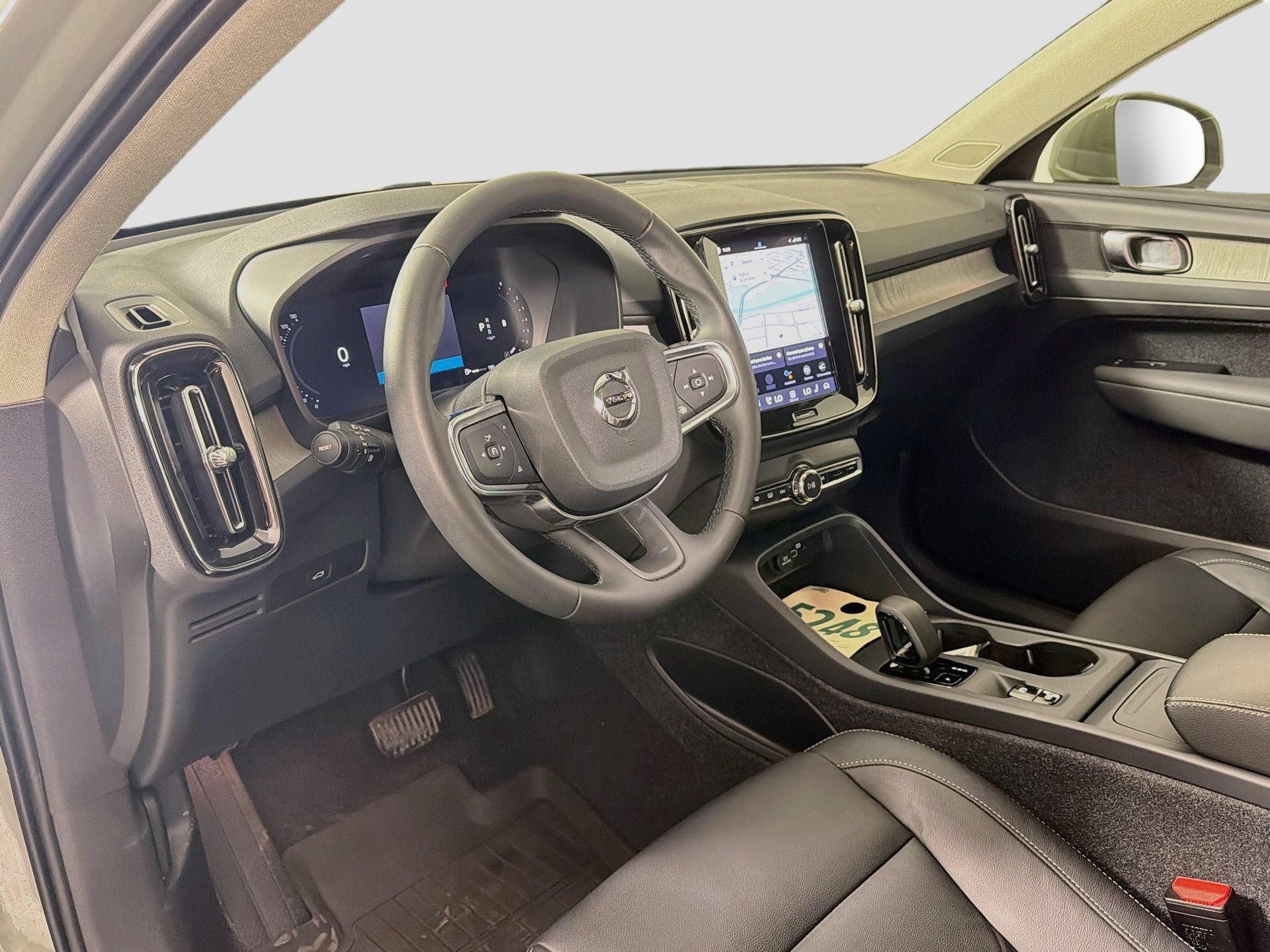 Certified 2024 Volvo XC40 B5 Core w/ Protection Package Premier AWD/4WD image 10