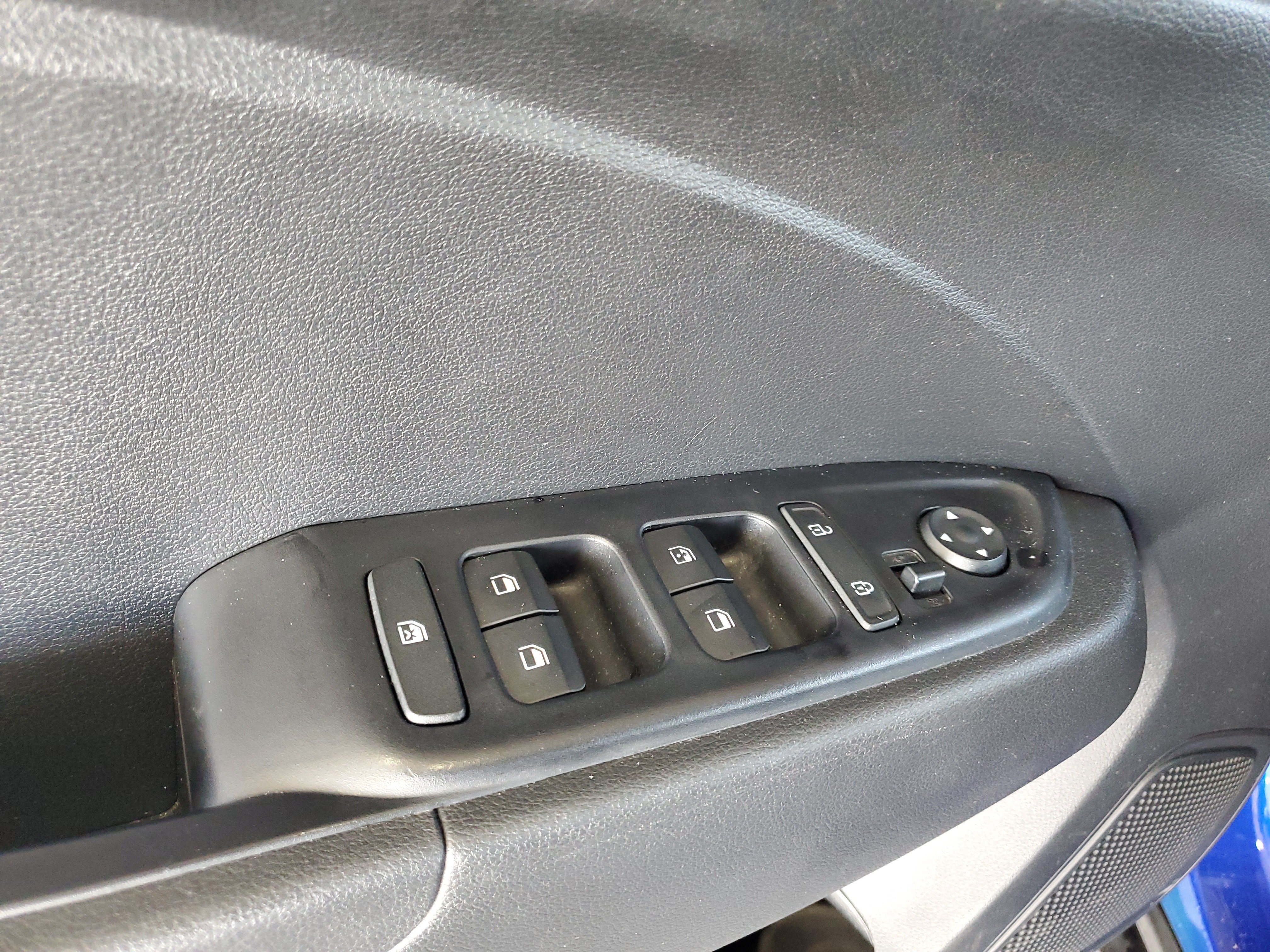 Used 2024 Hyundai Venue SEL FWD image 13