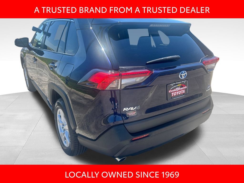 Certified 2021 Toyota RAV4 XLE w/ Convenience Package AWD/4WD image 4
