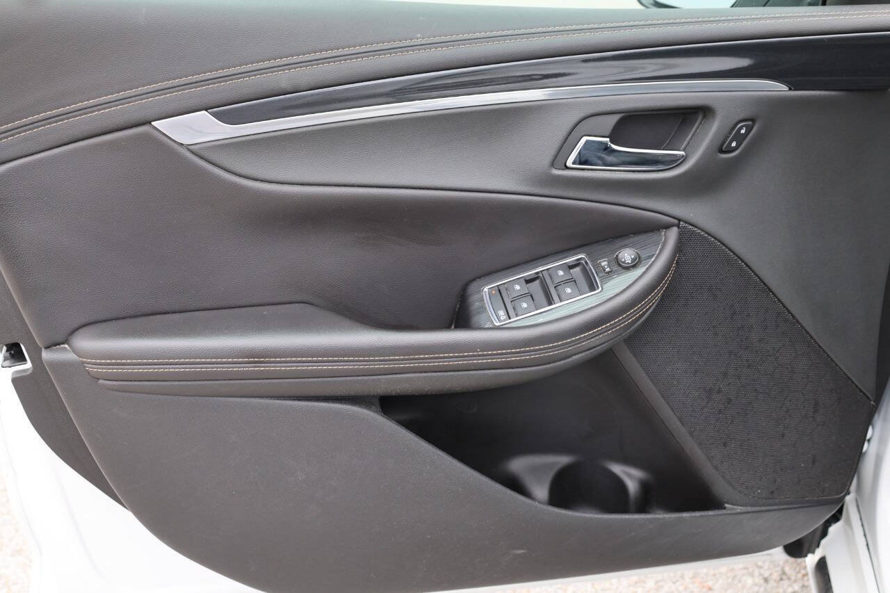 Used 2020 Chevrolet Impala LT w/ LT Convenience Package FWD image 12