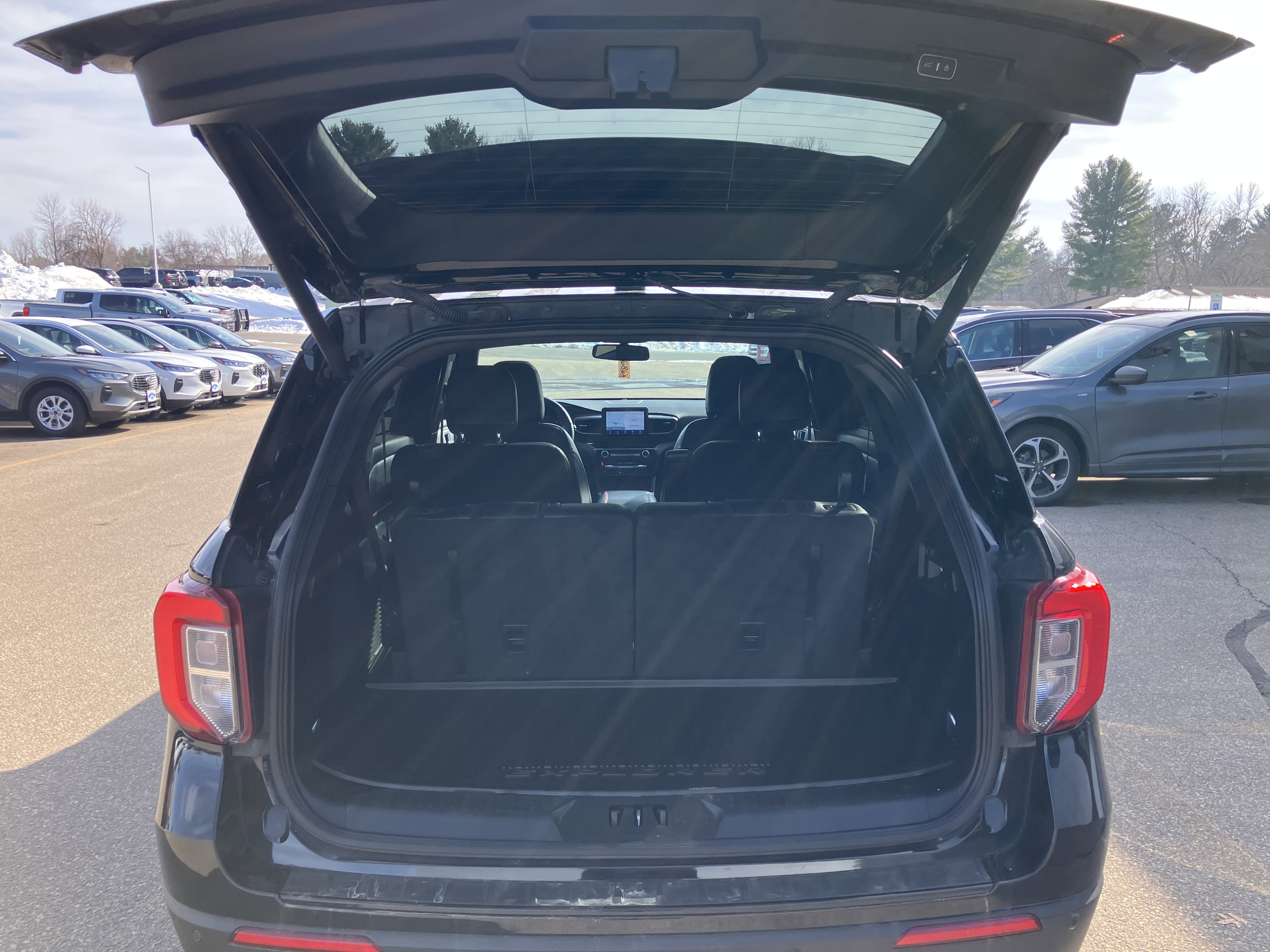 Used 2023 Ford Explorer ST-Line w/ Class IV Trailer Tow Package AWD/4WD image 18