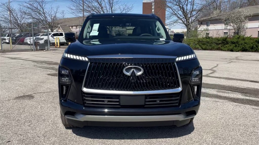 Used 2025 INFINITI QX80 Pure image 3