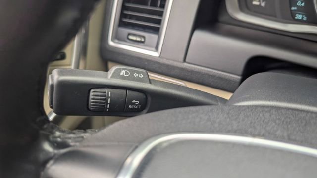 Used 2015 Volvo XC60 3.2 Platinum image 28