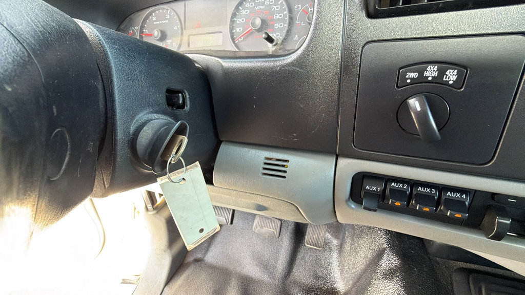 Used 2006 Ford F350 XL AWD/4WD image 16