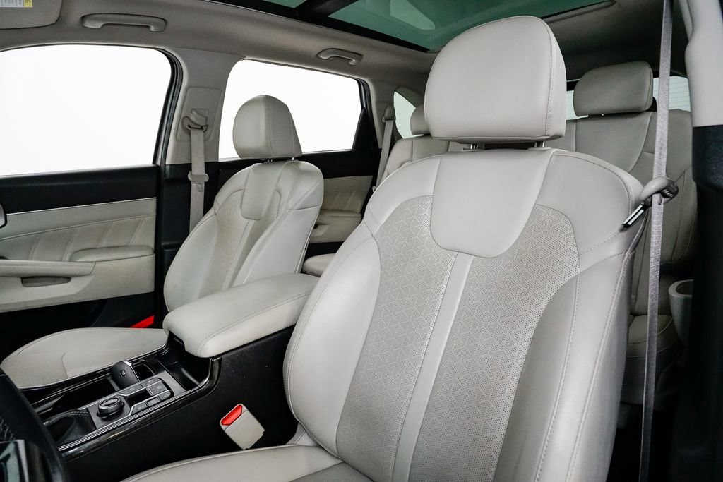 Certified 2023 Kia Sorento SX image 10