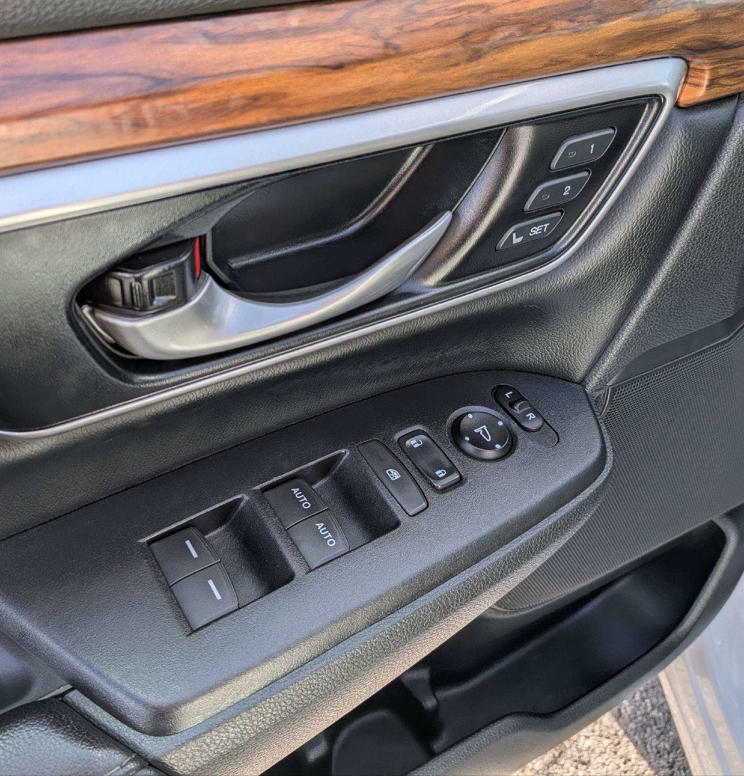 Used 2022 Honda CR-V Touring image 16