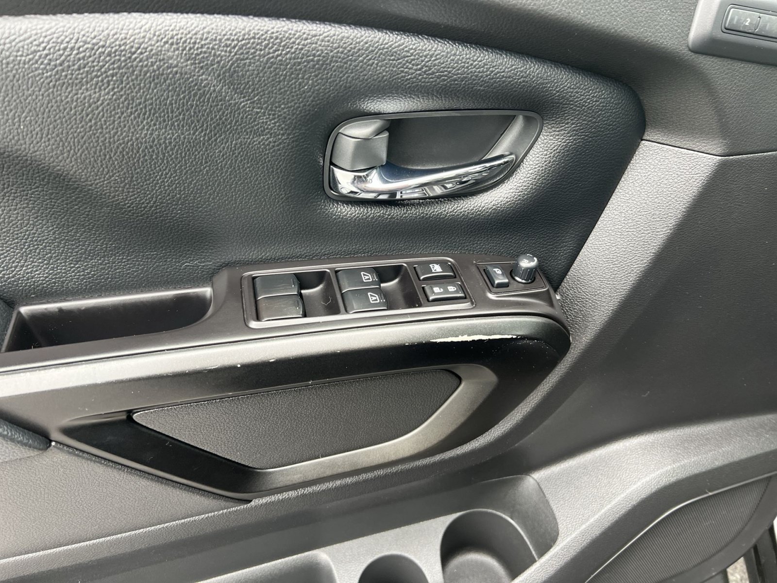 Used 2021 Nissan Titan PRO-4X w/ Pro-4x Convenience Package AWD/4WD image 15