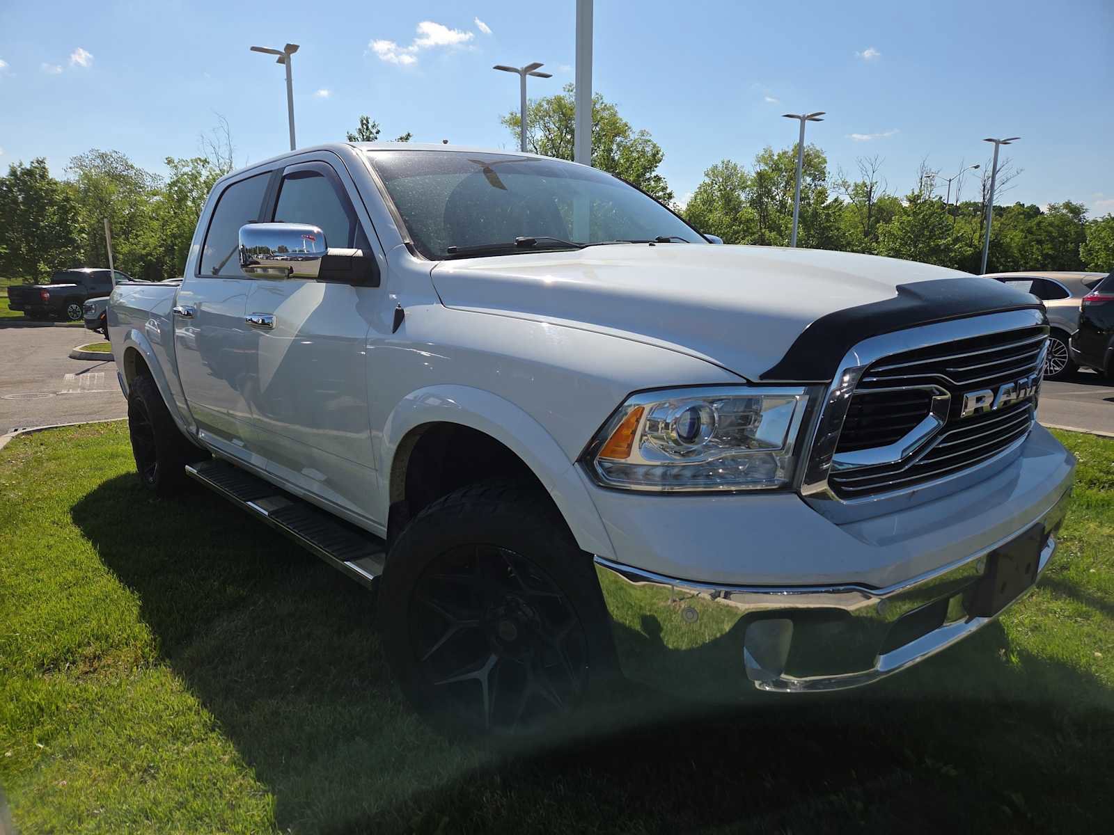 Used 2019 RAM 1500 Laramie w/ Convenience Group AWD/4WD image 1
