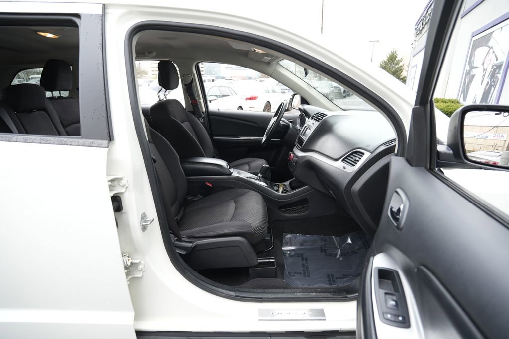 Used 2018 Dodge Journey SE w/ Mopar All Weather Group image 31