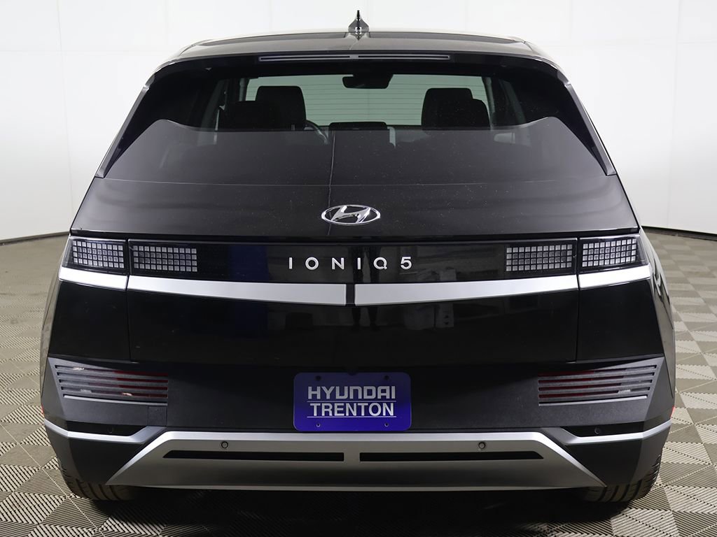 Used 2022 Hyundai Ioniq 5 SE w/ Cargo Package RWD image 12