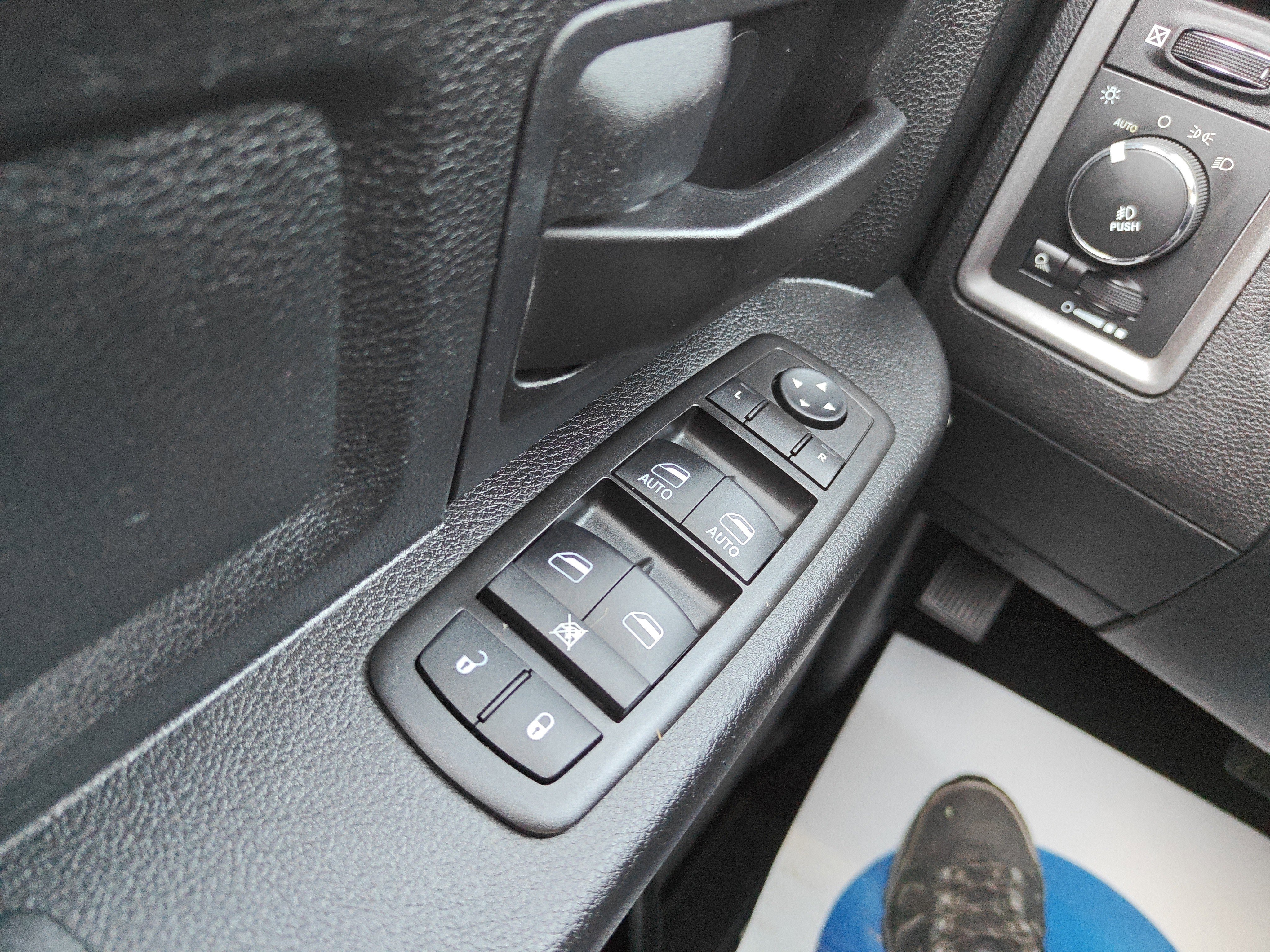 Used 2014 RAM 1500 Express AWD/4WD image 24