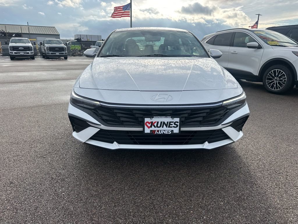 Used 2024 Hyundai Elantra SEL image 11