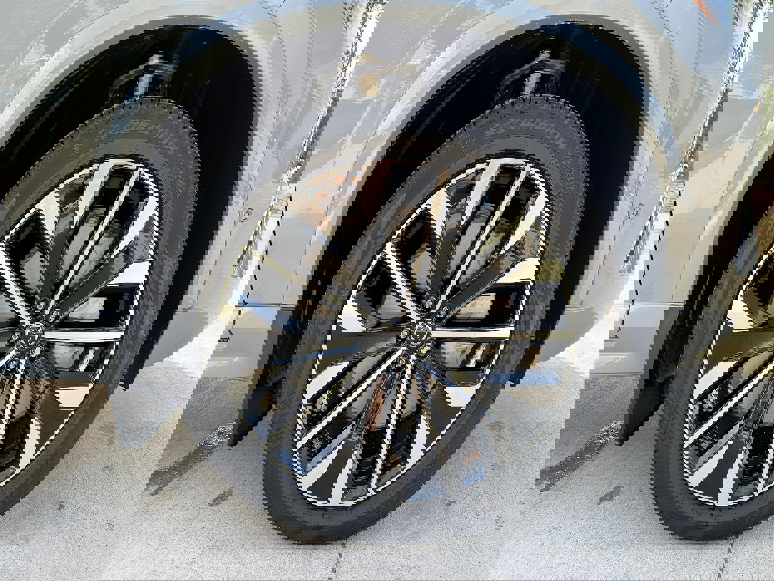 Used 2026 Volvo XC90 B5 Plus w/ Protection Package Premier image 7