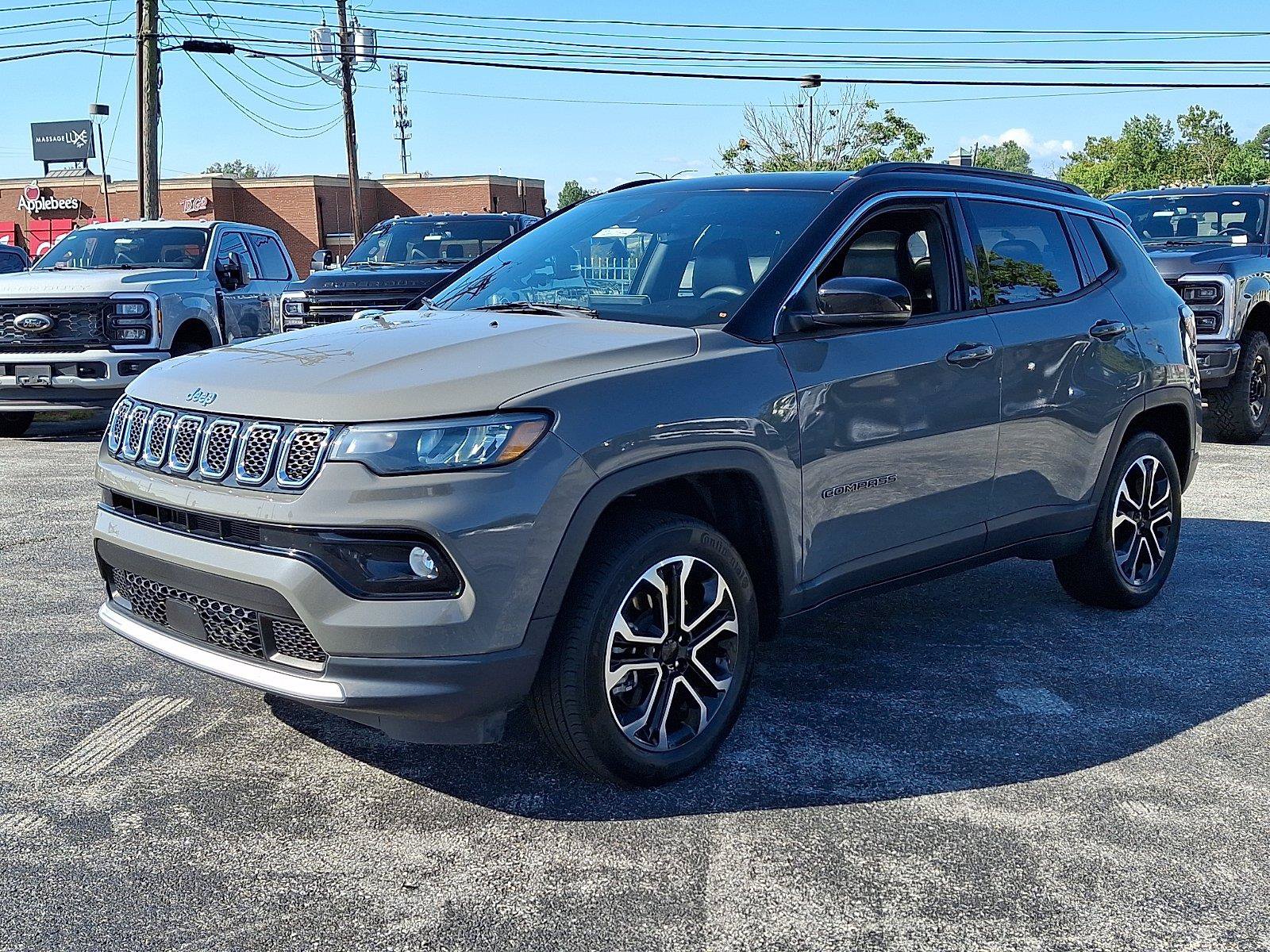 Used 2023 Jeep Compass Limited w/ Sun and Sound Group AWD/4WD image 3