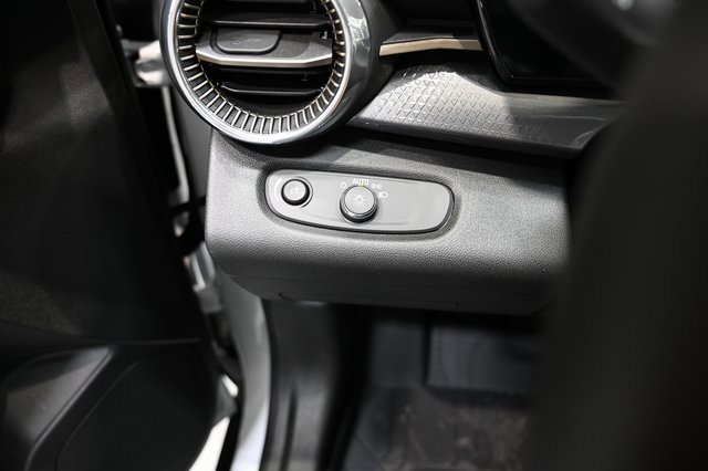 New 2026 Chevrolet Trax ACTIV w/ Sunroof Package image 24