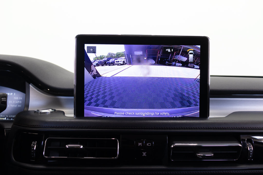 Used 2023 Lincoln Aviator AWD image 32