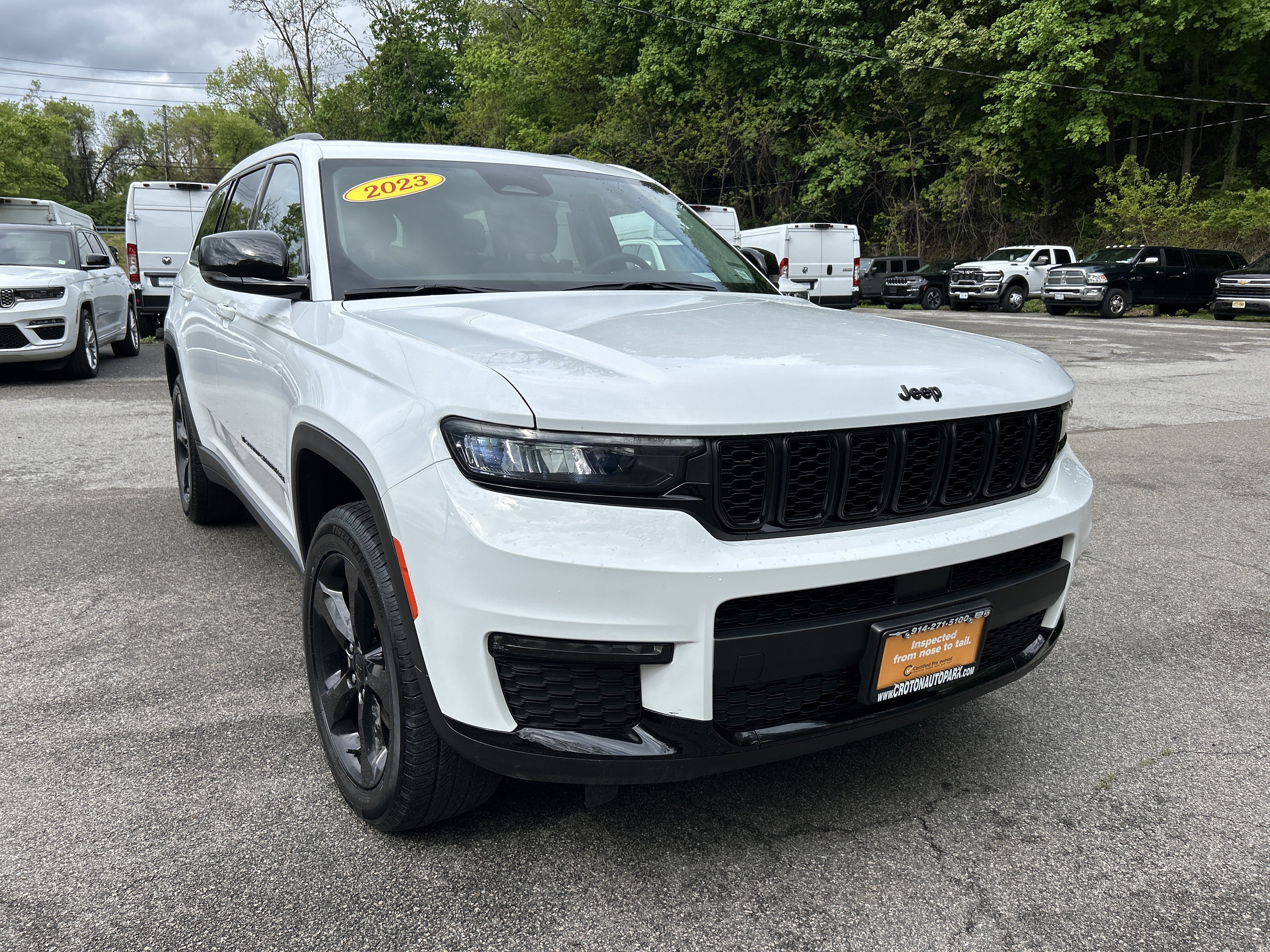 Certified 2023 Jeep Grand Cherokee L Limited w/ Black Appearance Package AWD/4WD image 3