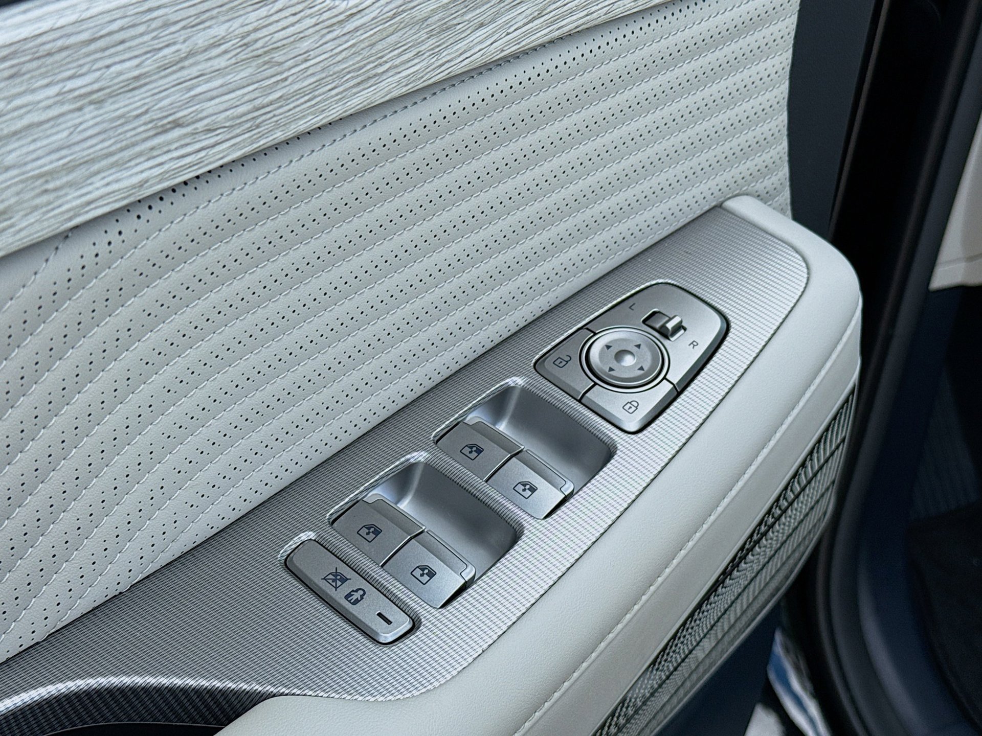 Used 2025 Hyundai Palisade Calligraphy FWD image 21