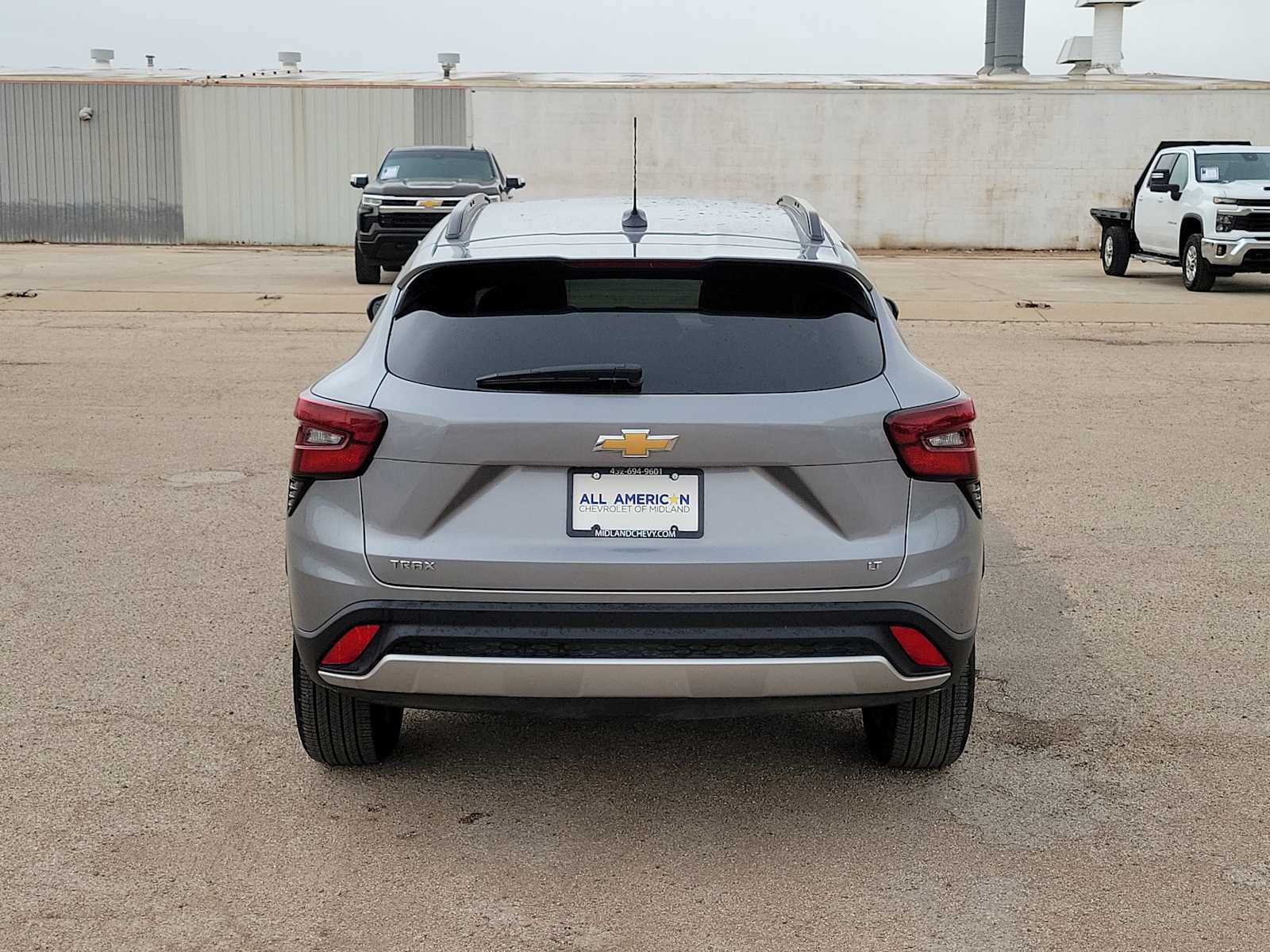 Used 2025 Chevrolet Trax LT FWD image 7