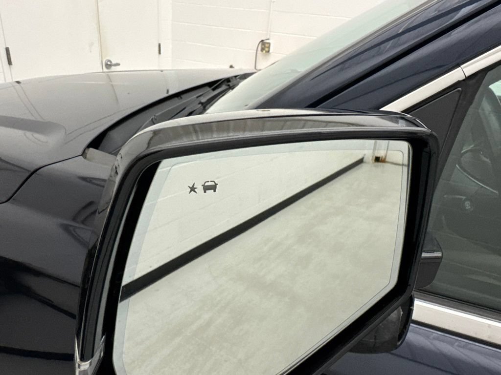 Used 2019 Cadillac Escalade Premium Luxury AWD/4WD image 15
