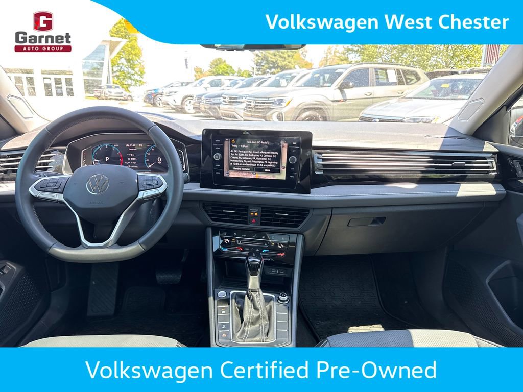 Used 2025 Volkswagen Jetta SEL FWD image 13