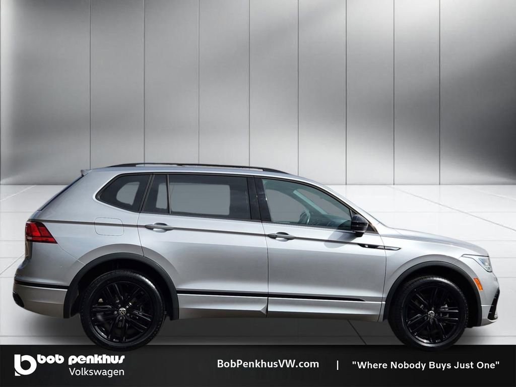 Used 2022 Volkswagen Tiguan SE R-Line image 24