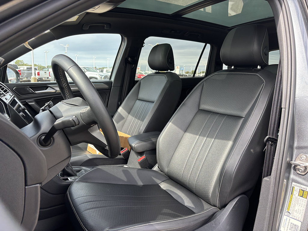 Used 2023 Volkswagen Tiguan SE R-Line FWD image 7