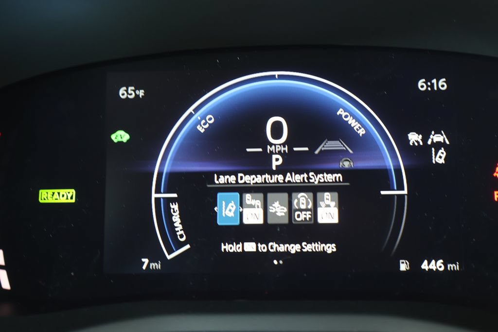 New 2026 Toyota Camry SE w/ Convenience Package FWD image 3