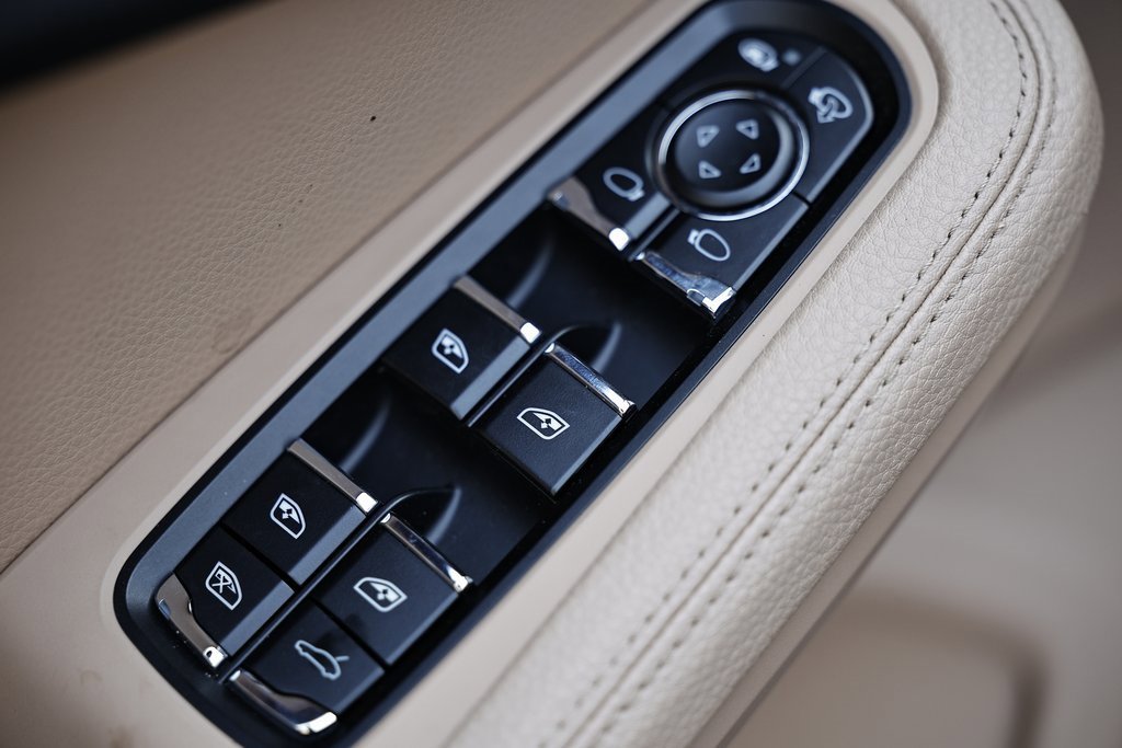 Certified 2020 Porsche Macan S image 19