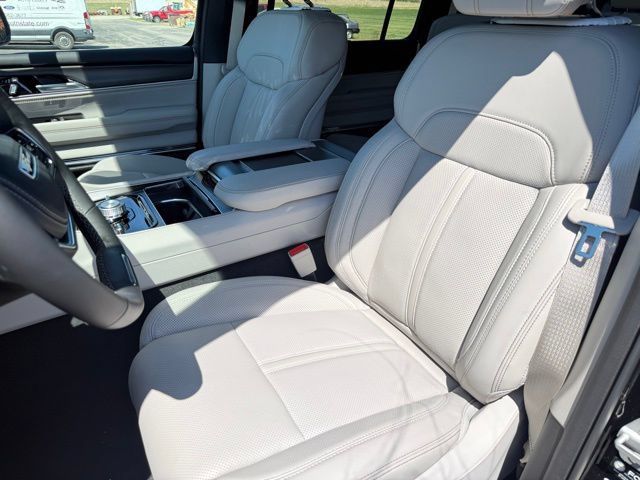New 2026 Jeep Grand Wagoneer Summit w/ Premium Group III AWD/4WD image 14