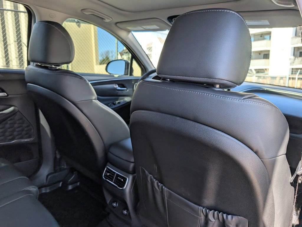 Used 2023 Hyundai Santa Fe SEL w/ Premium Package image 18