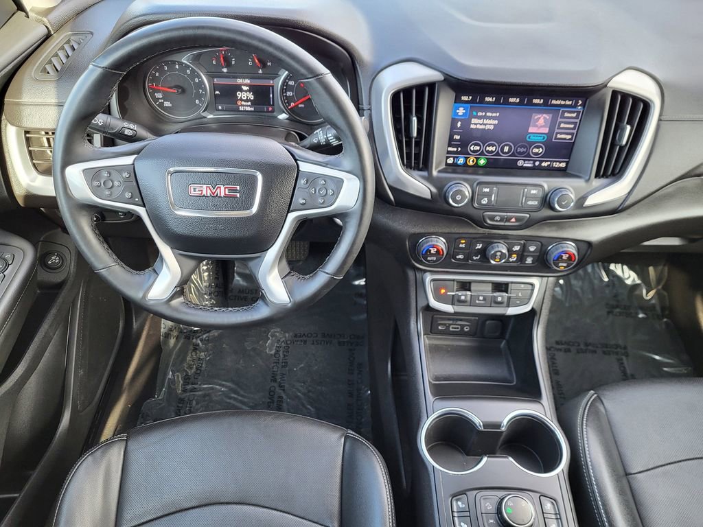 Used 2024 GMC Terrain SLT image 3