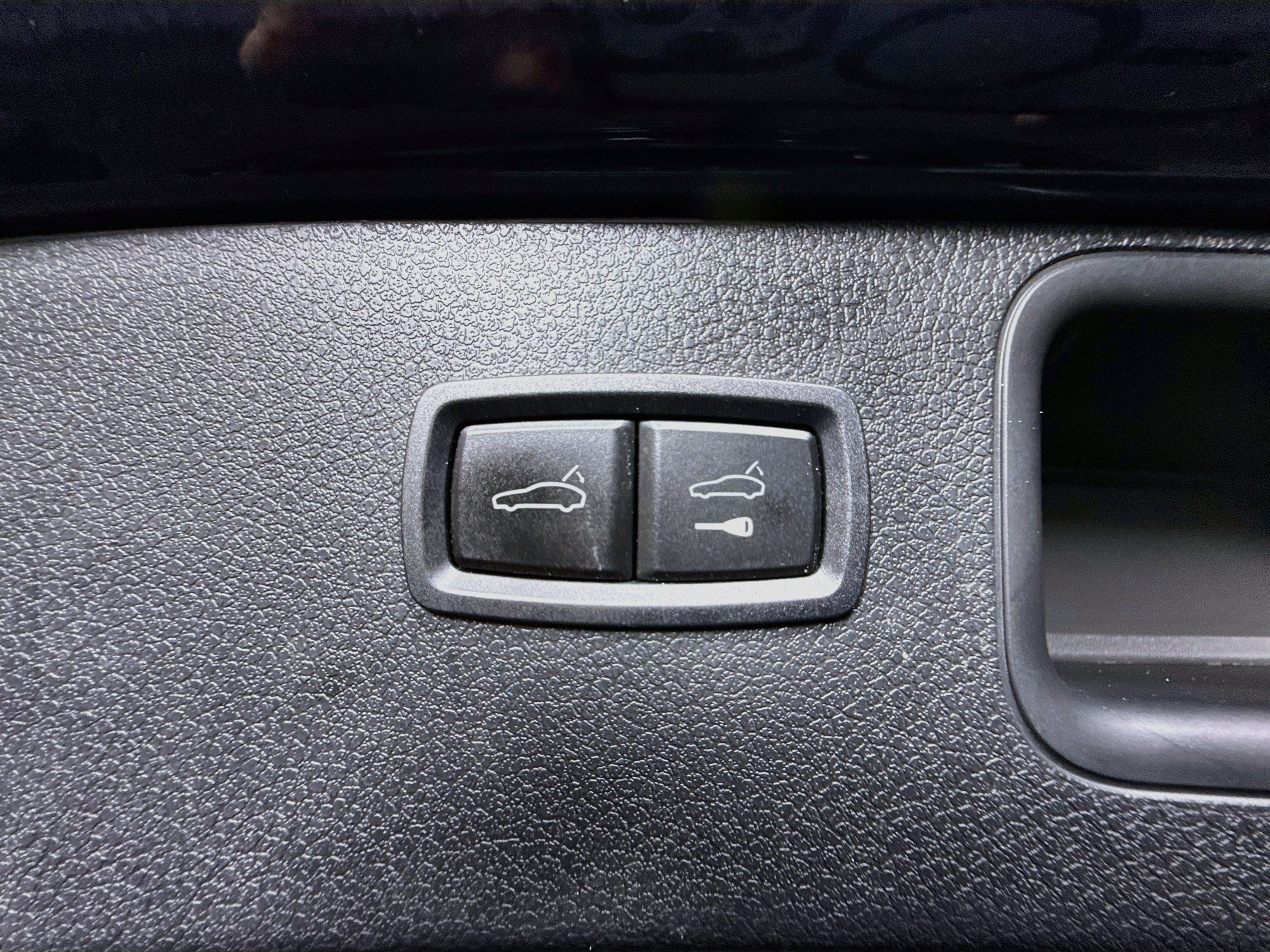 Used 2020 Porsche Macan S AWD/4WD image 42