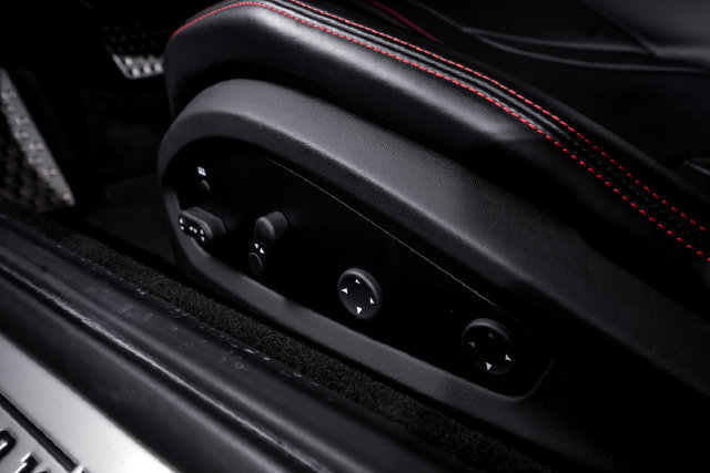 Certified 2020 Ferrari 812 Superfast RWD image 21