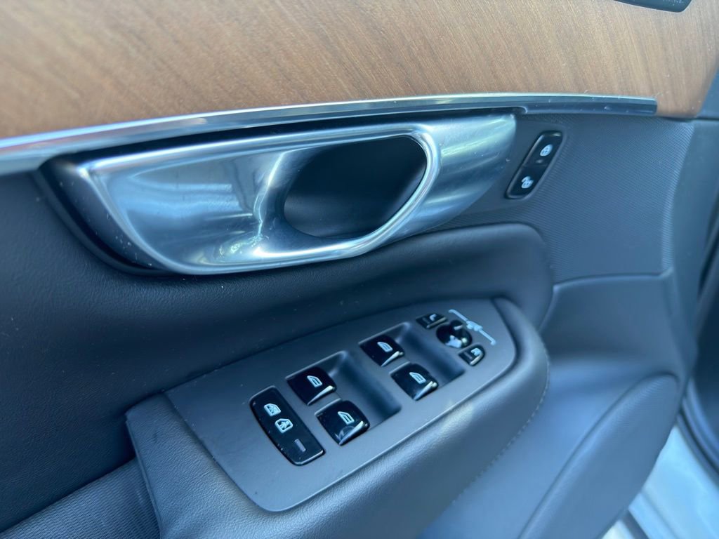 Used 2023 Volvo XC90 B6 Plus w/ Protection Package Premier image 12