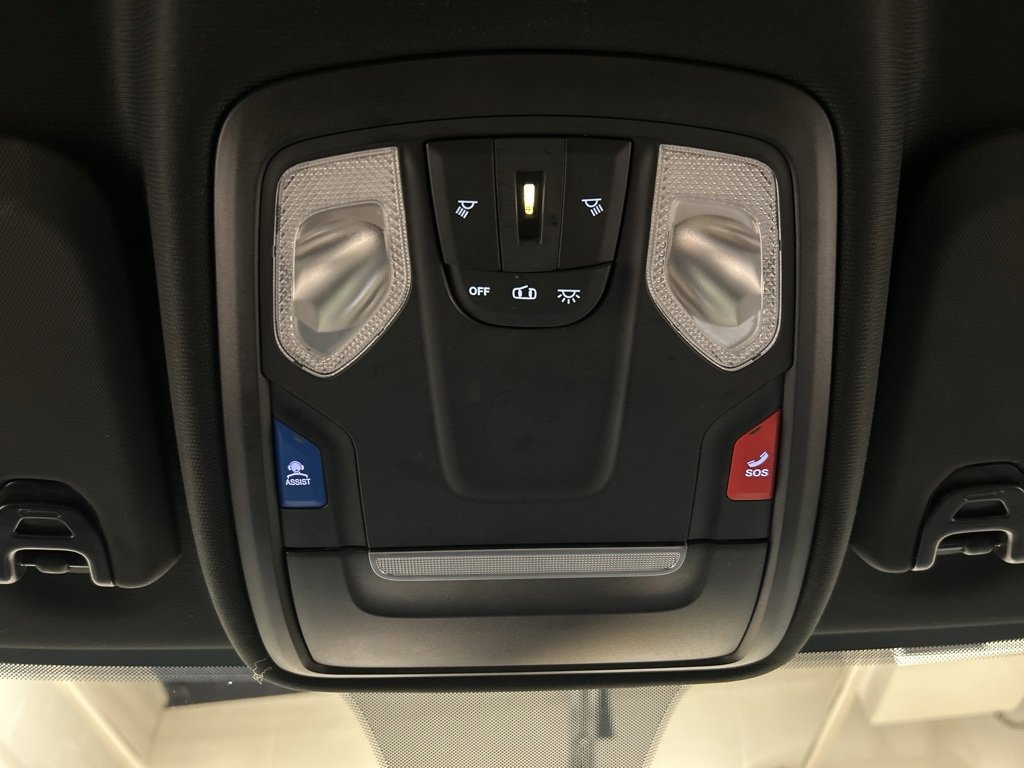 Used 2022 RAM 3500 Tradesman w/ Chrome Appearance Group image 18