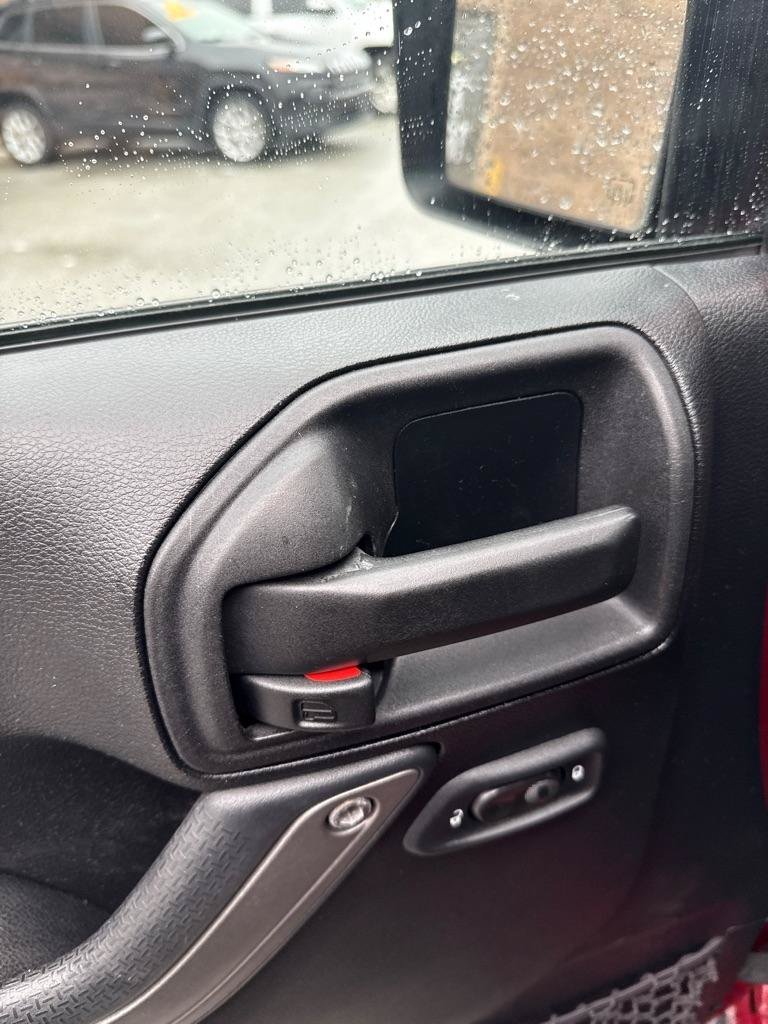 Used 2013 Jeep Wrangler Unlimited Sport AWD/4WD image 4