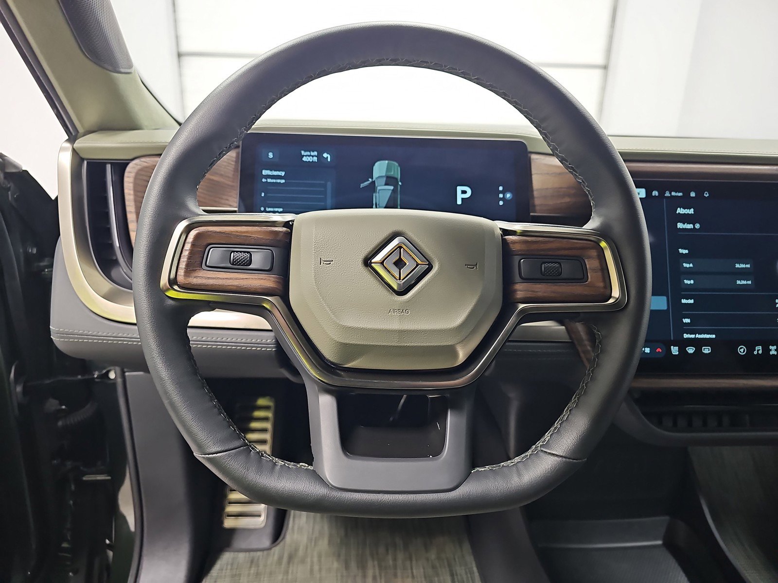 Used 2023 Rivian R1S Adventure image 28