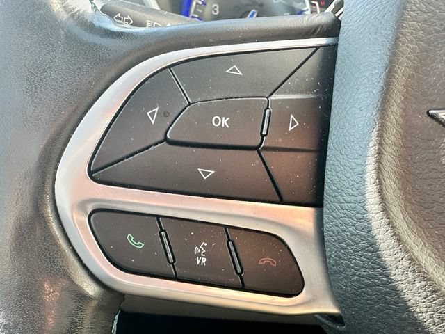 Used 2021 Chrysler Pacifica Touring-L w/ Premium & Safety Sphere Group FWD image 11
