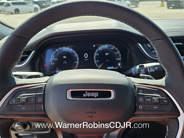 New 2025 Jeep Grand Cherokee Limited image 25